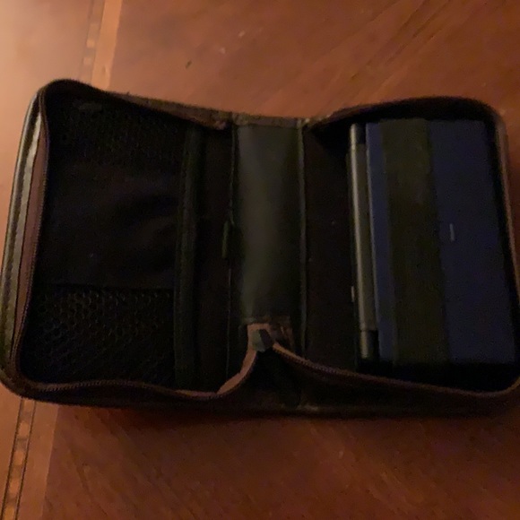 DS with 4 Games, Game Case, DS Case and Charger - Picture 3 of 5